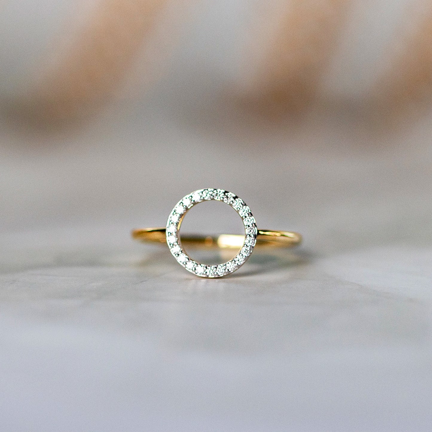 circle diamond gold ring