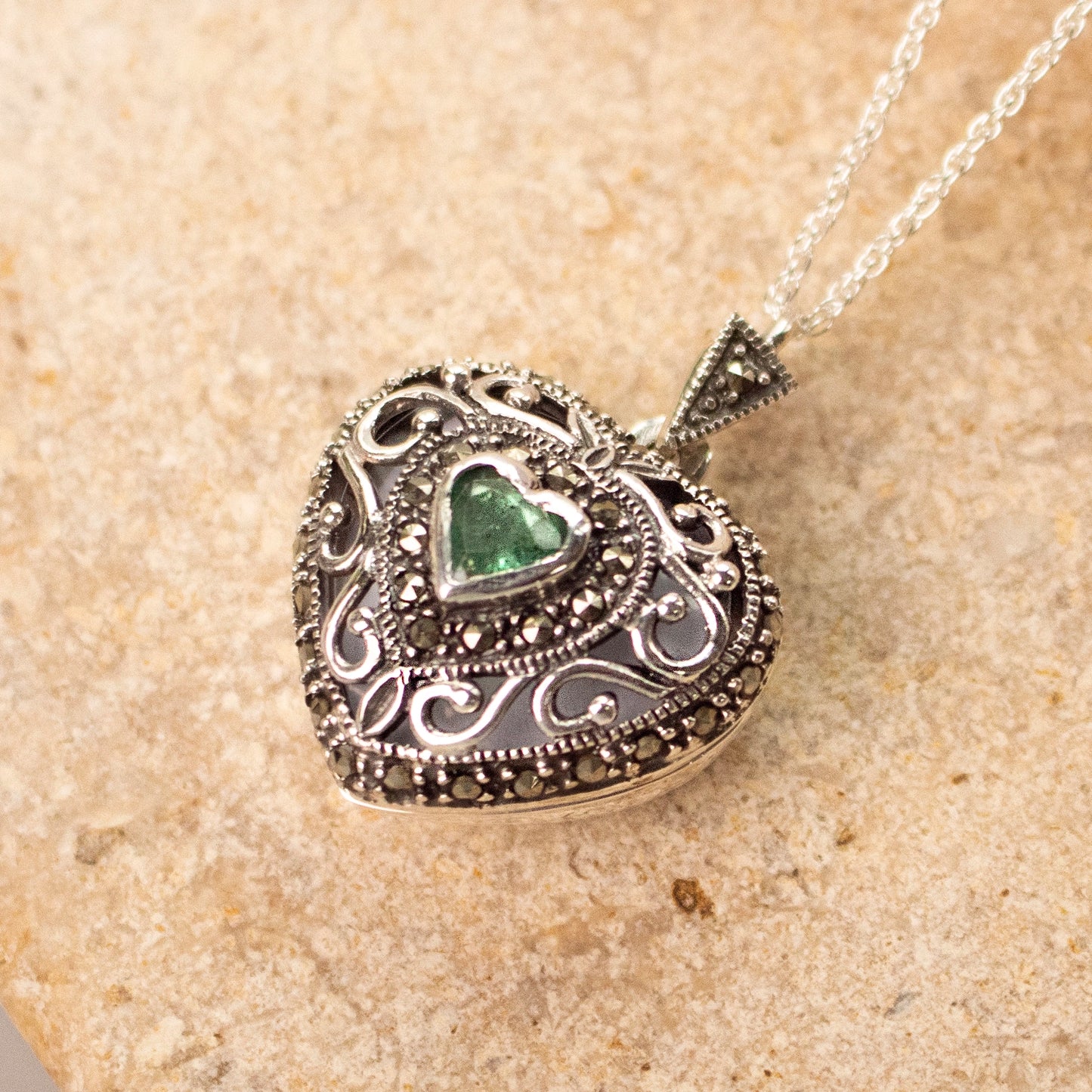 Emerald Vintage Heart Locket | White Gold
