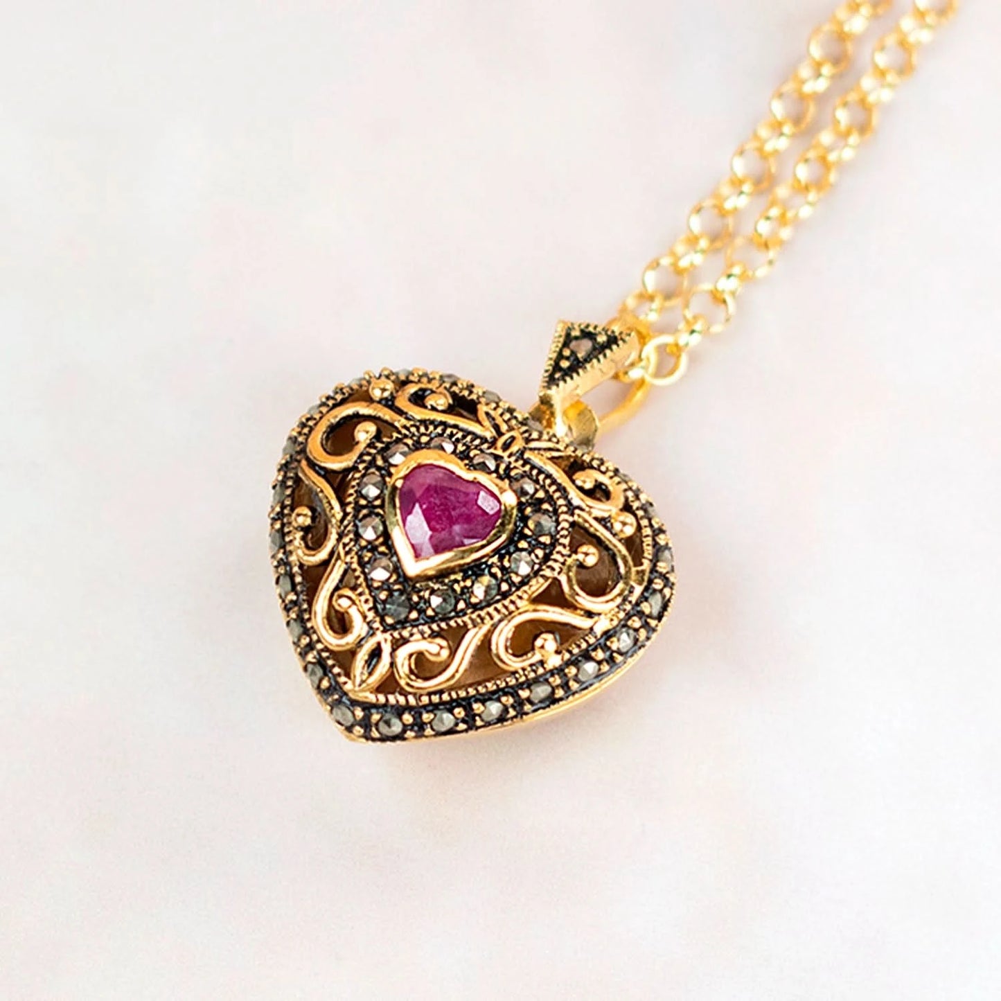 Ruby Vintage Heart Locket Gold + Photos